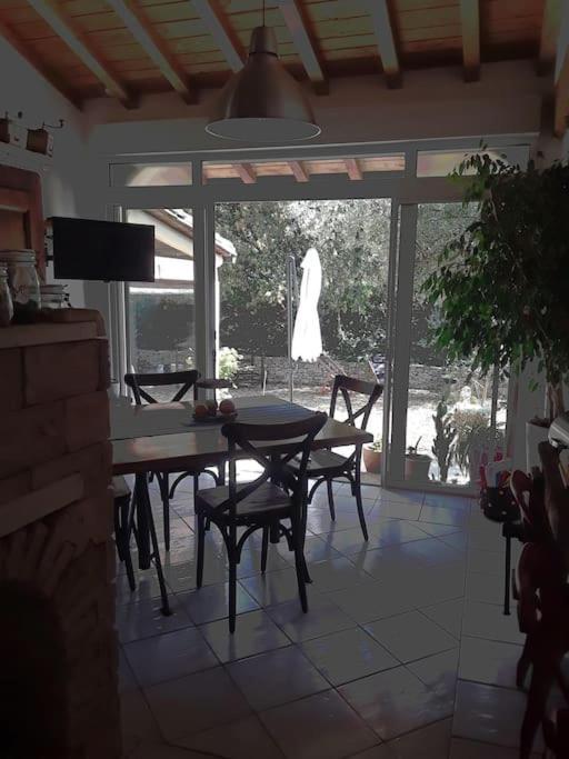 La Suite De Garlone Aujargues Exterior foto